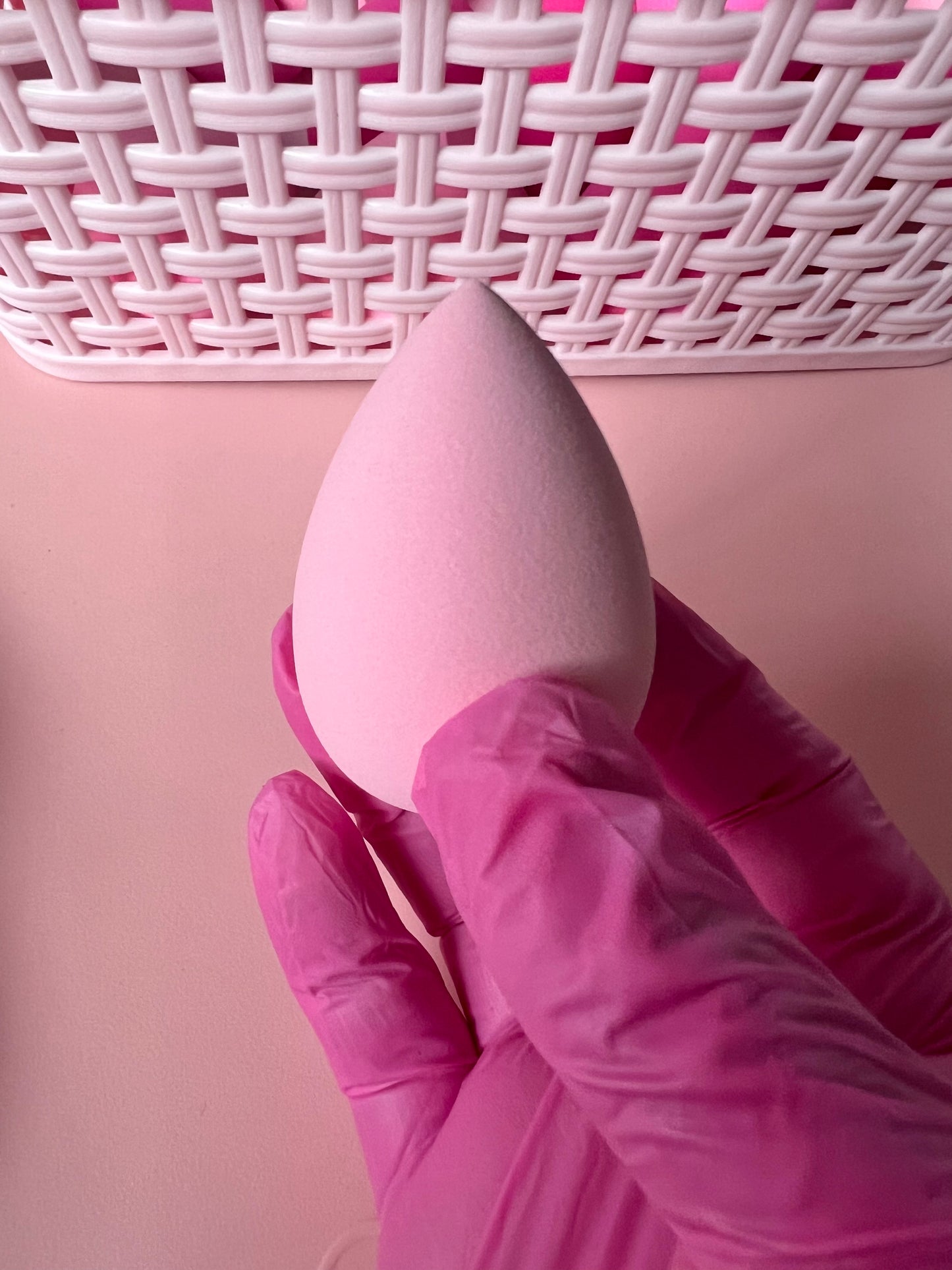 Oval-pointed beauty sponge